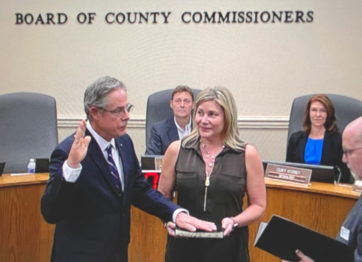 Image -- A.M. "Hupp" Huppmann Takes Oath of Office, Board of County Commissioners (Nov. 28, 2022 Meeting)